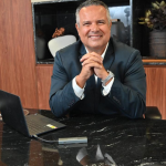 Com pré-fabricação e controle de entrega eficientes, a infraestrutura pesada ganha em desempenho e previsibilidade. Elmar Juan Passos Varjão Bomfim detalha os benefícios dessa abordagem.